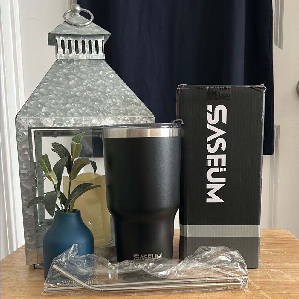 159. Black Stainless Steel Tumbler